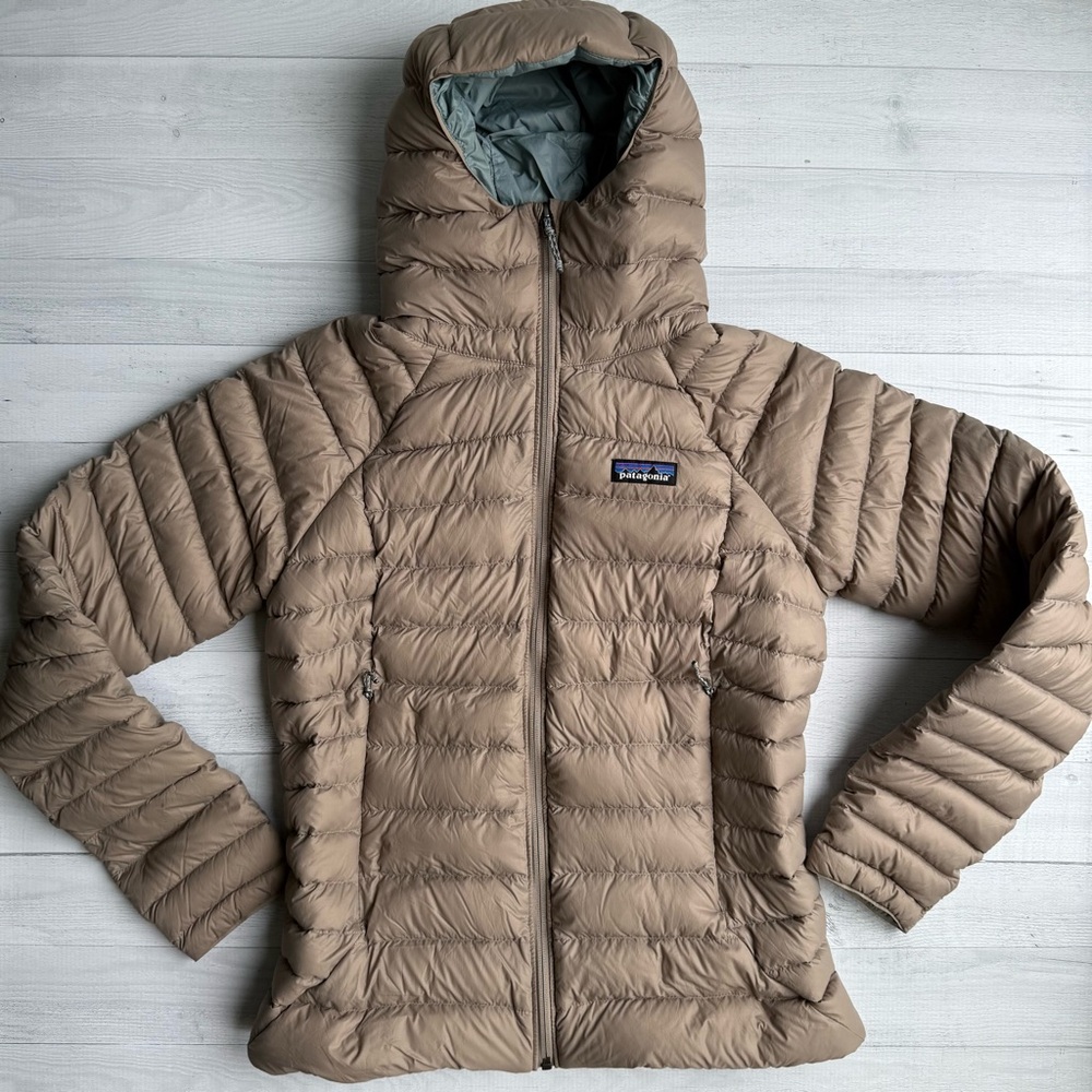 Patagonia Women's Down Sweater™ Hoody Tan Size XS